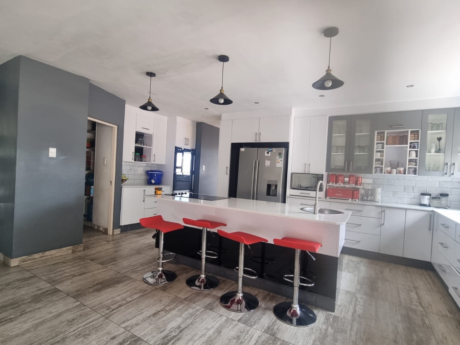 5 Bedroom Property for Sale in Cashan North West